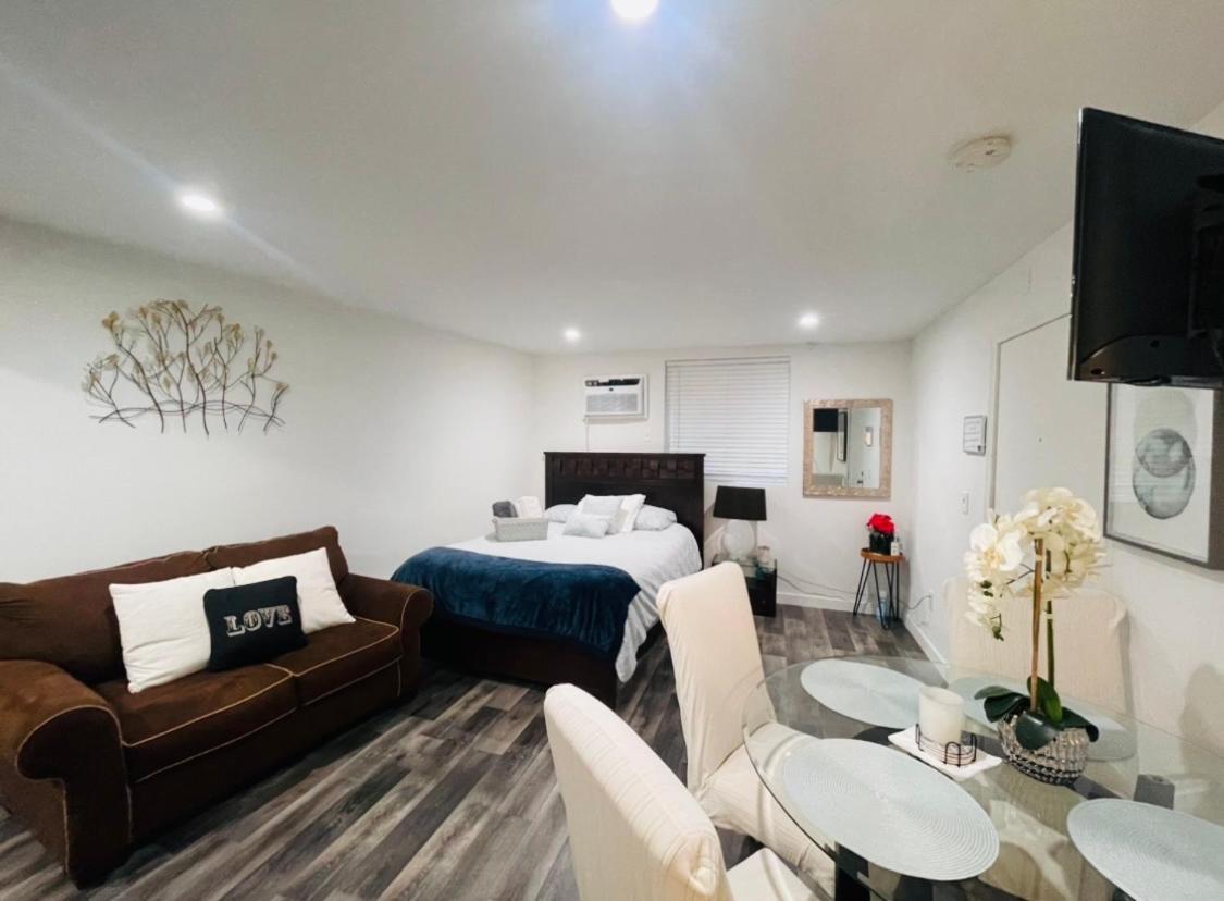 Lovely Sherman Oaks Studio Лос-Анджелес Екстер'єр фото